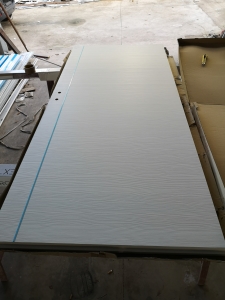 PORTA BATTENTE SX BIANCO MATRIX CON INSERTO VERTICALE IN ALLUMINIO ARGENTO. 90X210 €25.00