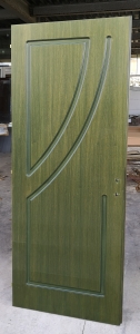 PORTA BATTENTE SX ARTIGIANALE CON COPRIFILI. BICOLORE CON TELAIO 1 LATO NOCE 1 LATO VERDE. 80X210 €15.00