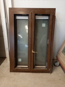FINESTRA PVC NOCE DX, L102XH152,7.€200,00 POSA E TRASPORTO ESCLUSI