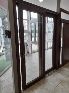 Scorrevole alzante in PVC effetto legno noce apertura spingere dx, misure L182 x h226 €1950,23 POSA E TRASPORTO ESCLUSI